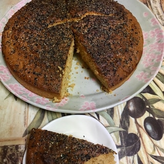 黒ごまと粉チーズのケーキ